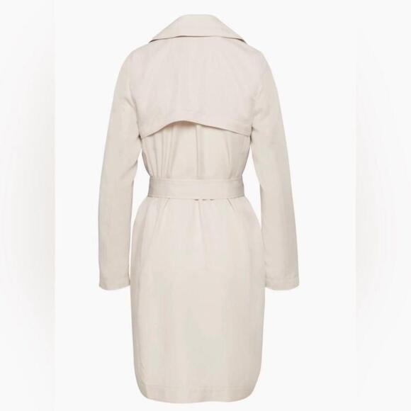 Aritiza Babaton - Maximo Trench - Picture 4 of 14